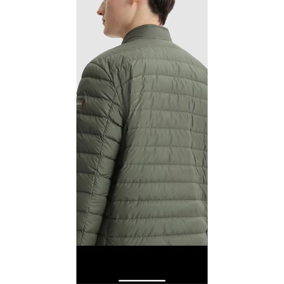 Woolrich Men’s Bering Quilted Jacket - Picture 5 of 11